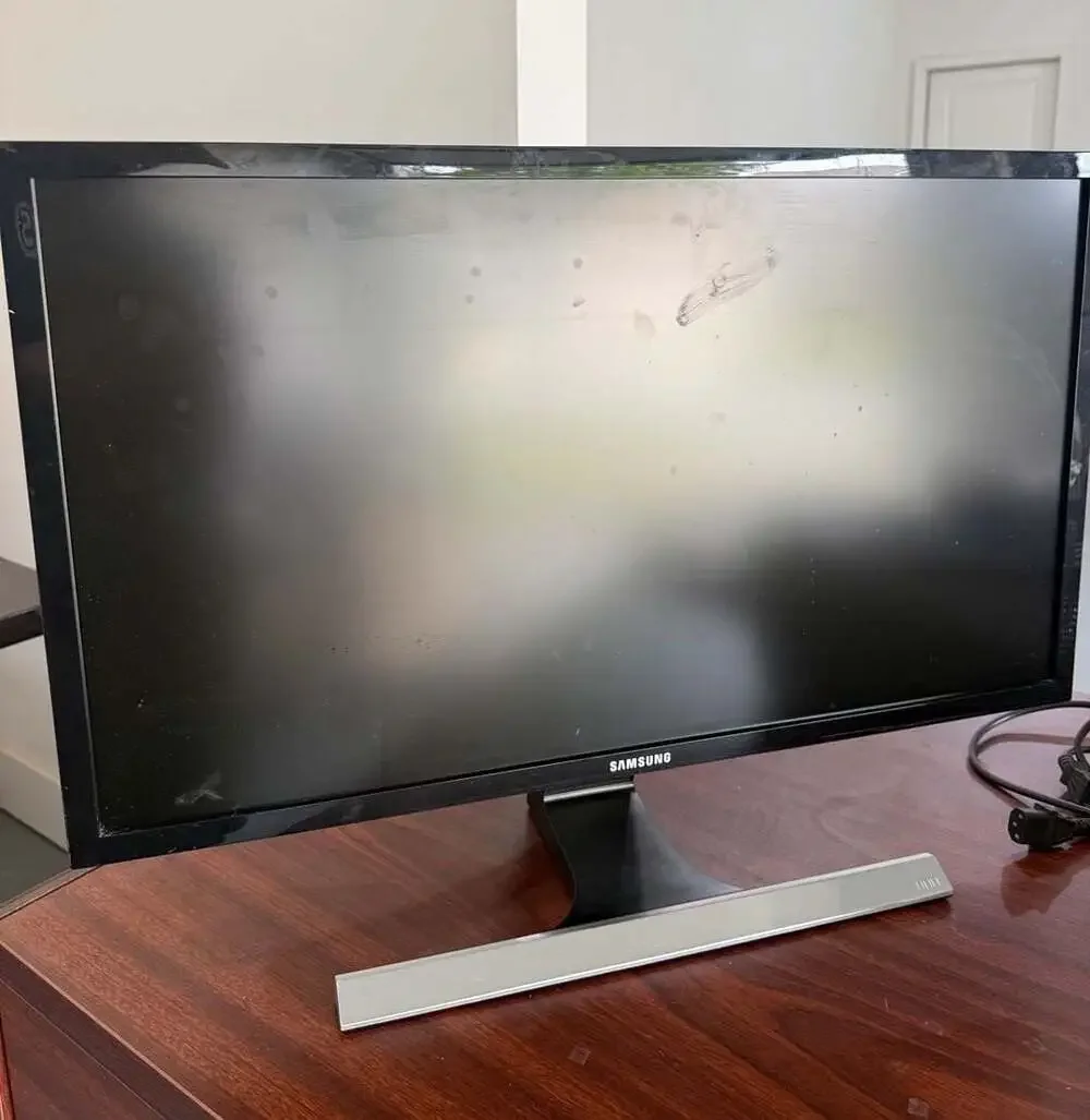 Samsung LU28E590DS/ZA U28E590D 28-Inch 4K Monitor W/Power Adapter tested